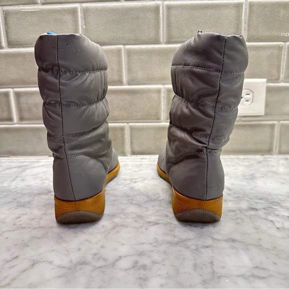 Vintage Retro Fashion Gray Snow Boot Wedge Size 7 - Picture 4 of 10